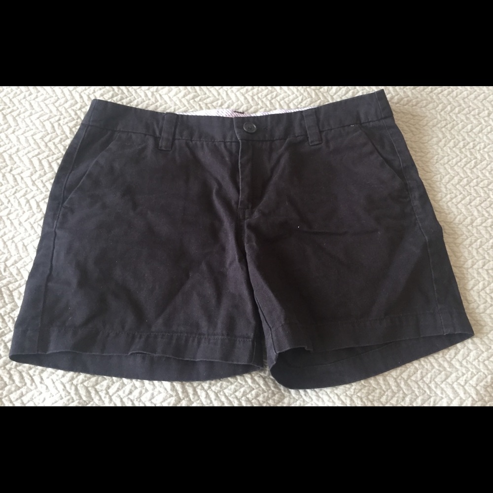 Black khaki shorts 💜